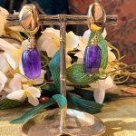 Boucles d'oreille à clip violette