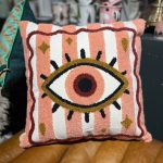 Coussin troisième ŒIL Rose